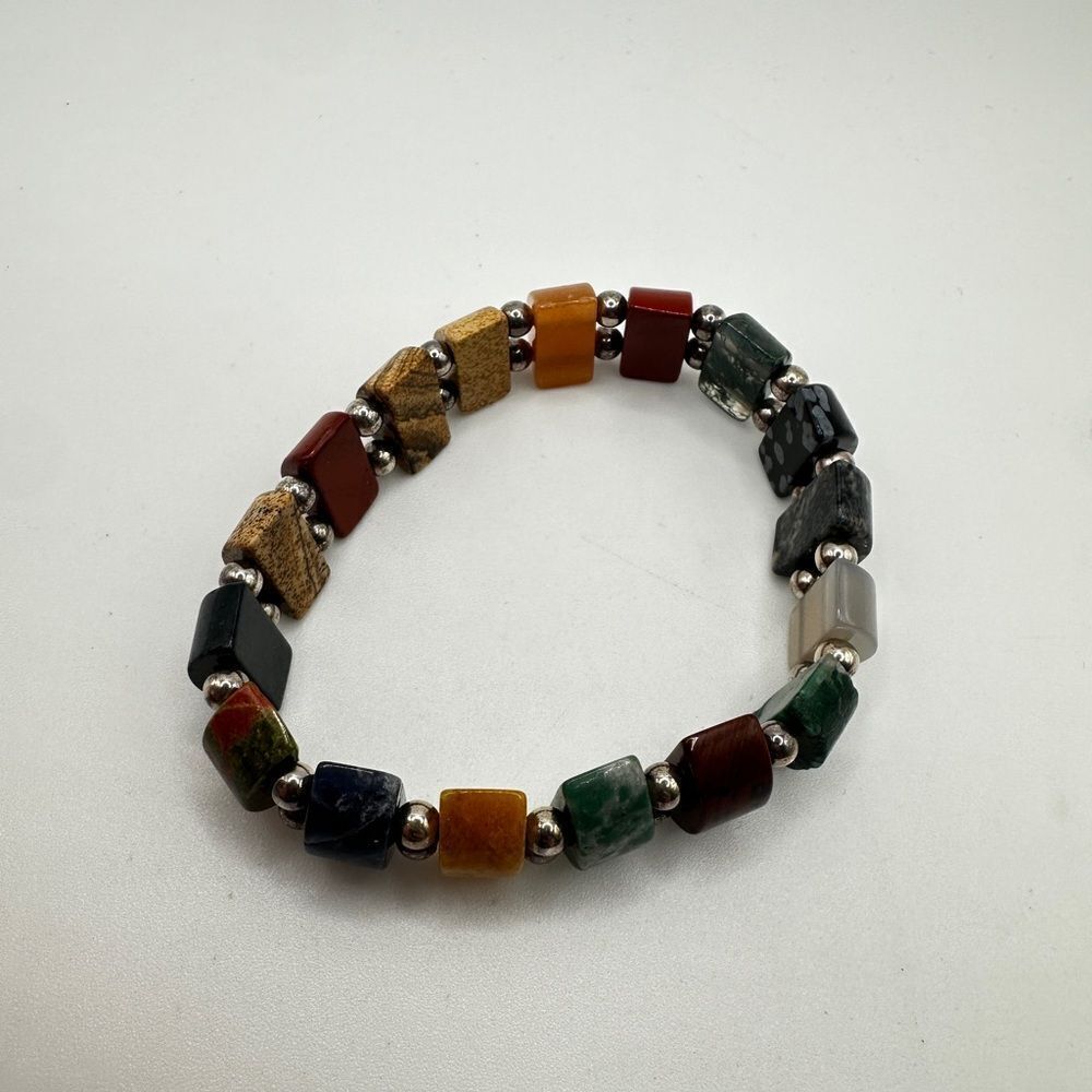 Multi-stone, with silver‎ tone accent beads, stretchy bracelet!